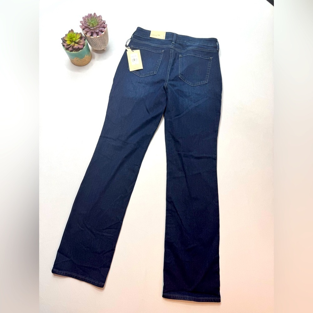 Marilyn Straight Jeans Burbank Wash NWT Size 6 - Picture 7 of 7